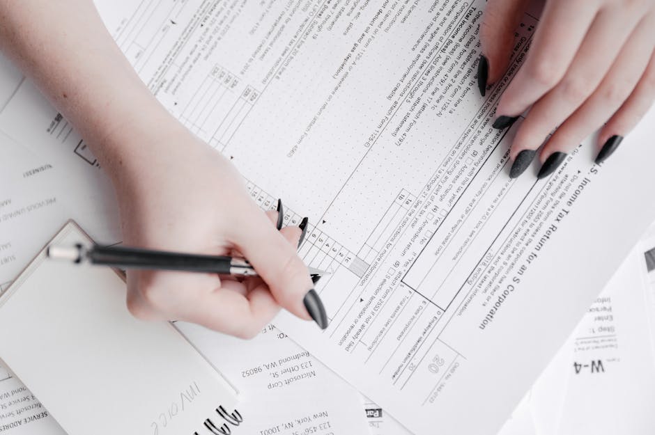 A detailed infographic depicting the compliance benefits of call recording in various industries, showcasing legal frameworks, regulations, and audit processes.