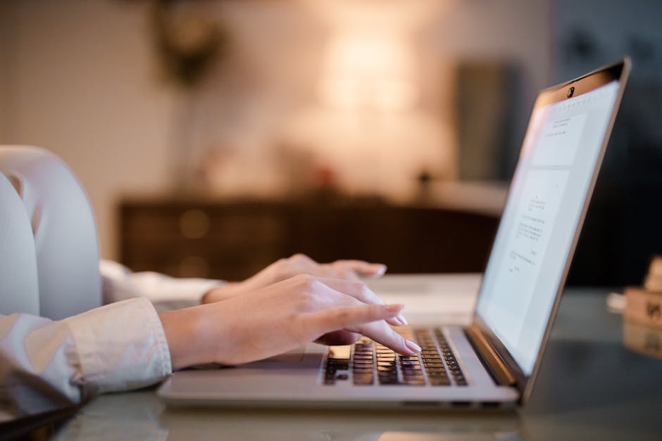 Illustration of a virtual assistant helping a professional communicate effectively, with elements that highlight privacy and efficiency in a modern office environment.