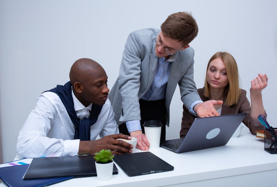 A vibrant graphic showing a group of people exchanging ideas in a digital environment, promoting collaboration and success.
